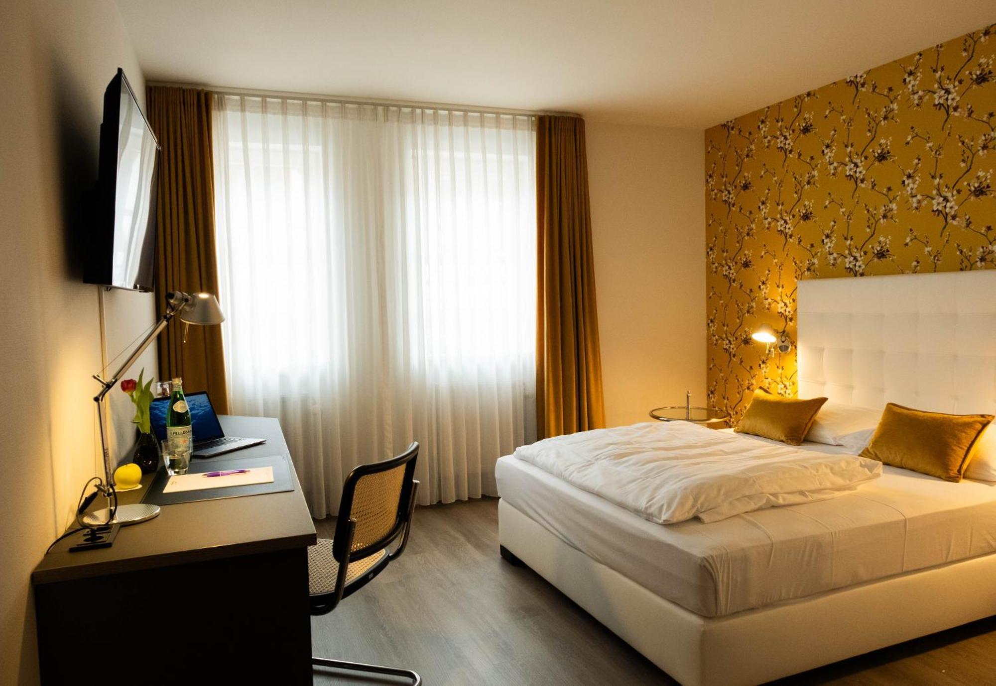 Hotel Ottheinrich Weinheim Exterior photo